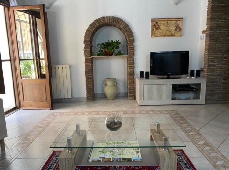 La Fanciulla Velca Apartment Tarquinia Exterior foto